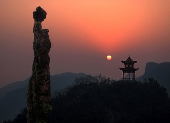 萬(wàn)山仙人洞古代采礦遺址